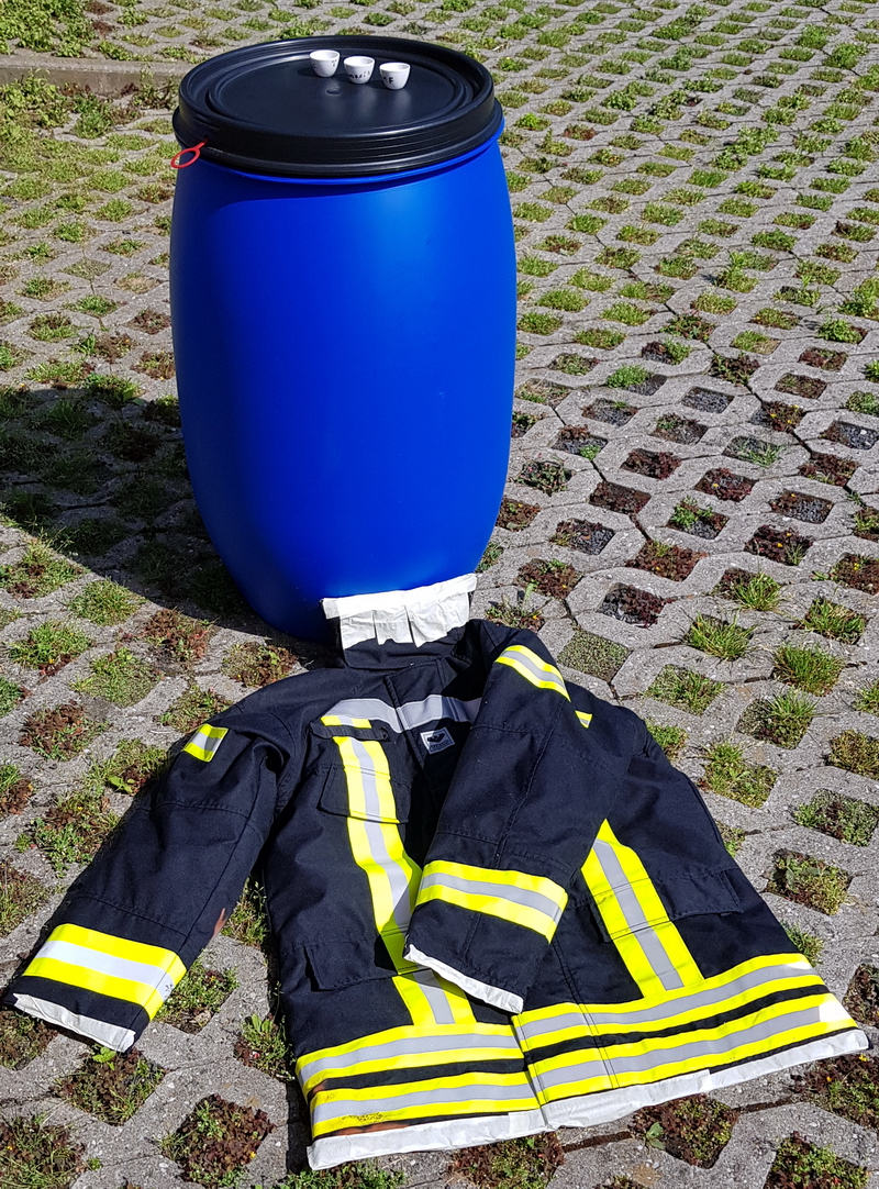 Predisposizione sperimentale per l'applicazione di amianto e FMA alla camicia di prova.
