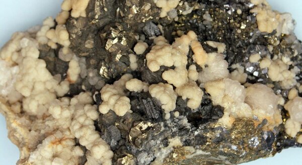 xrf-analysis of ores and metals | © CRB Analyse Service GmbH